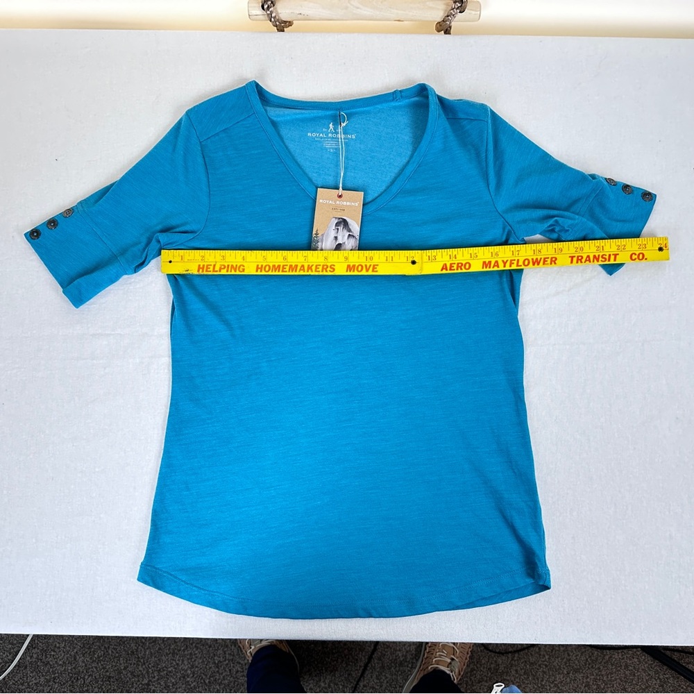 ROYAL ROBBINS women’s Marino lux V-neck tee color Reservoir - tourquoise